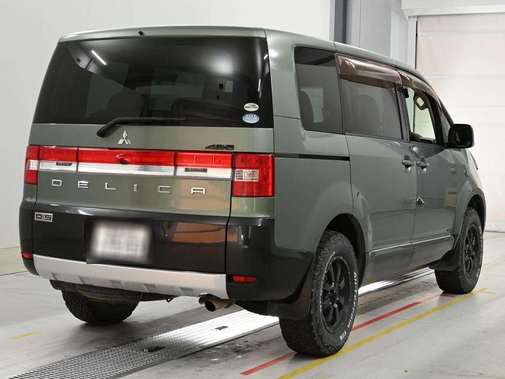 MITSUBISHI DELICA D:5