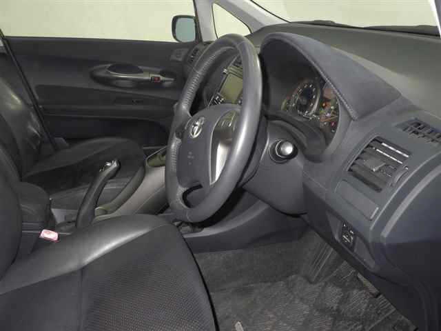 TOYOTA BLADE