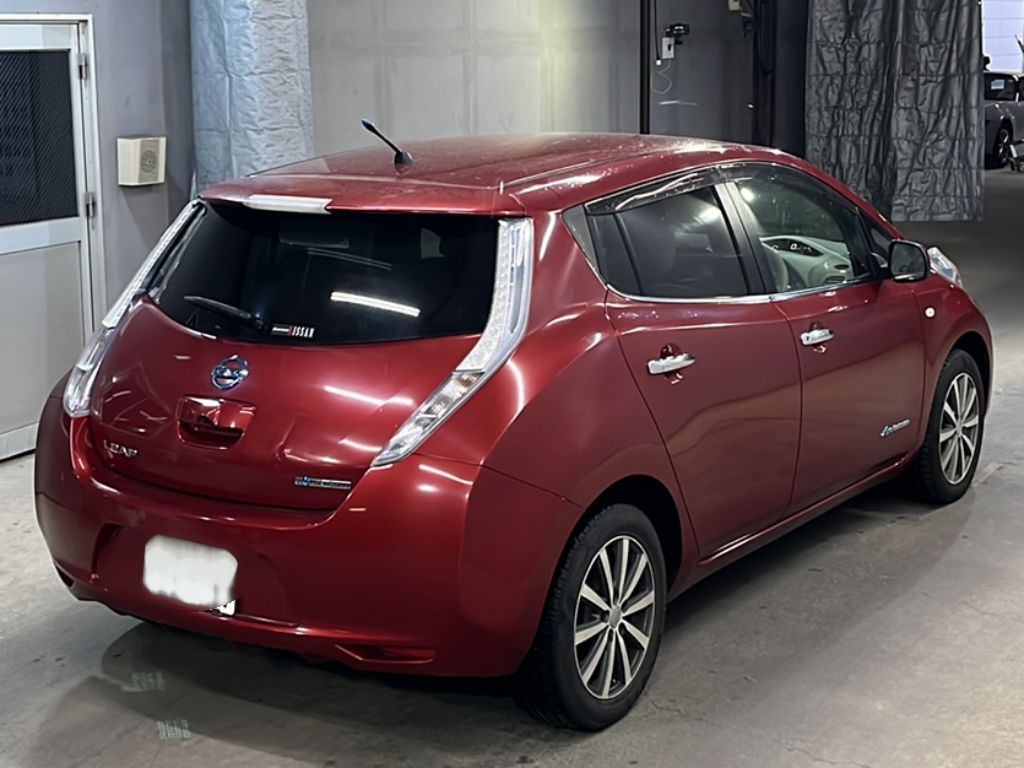 NISSAN LEAF