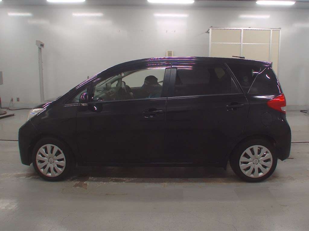 SUBARU TREZIA