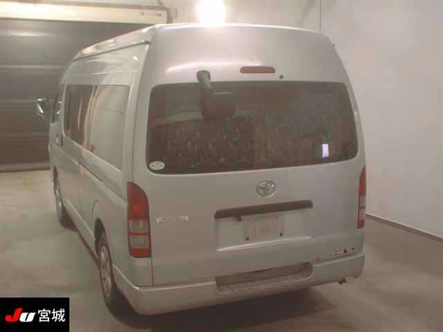 TOYOTA REGIUS ACE