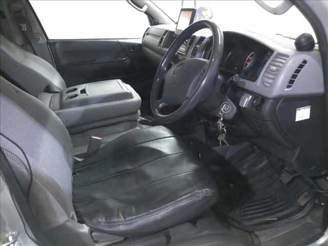 TOYOTA REGIUS ACE