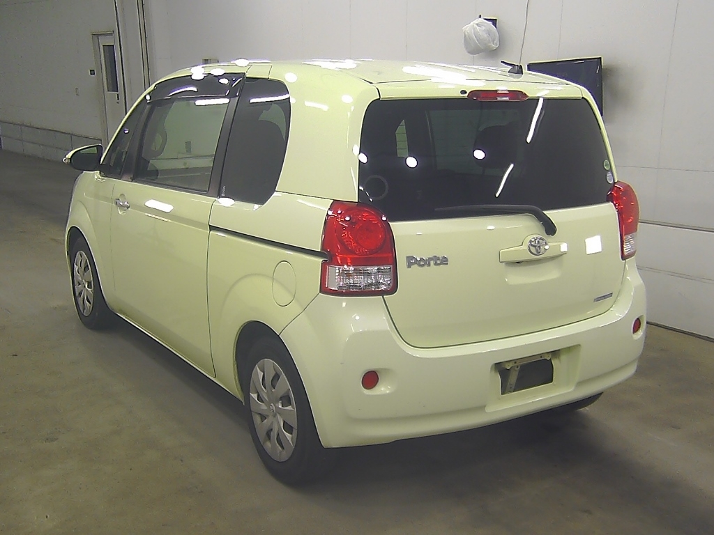TOYOTA PORTE