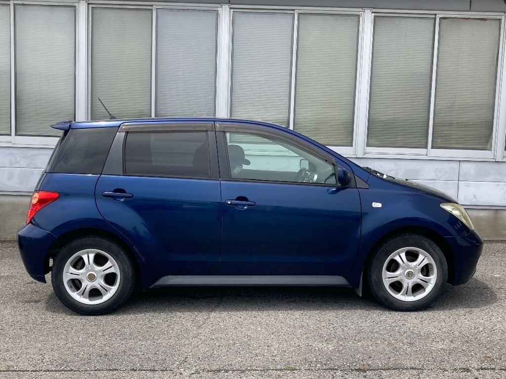 TOYOTA IST