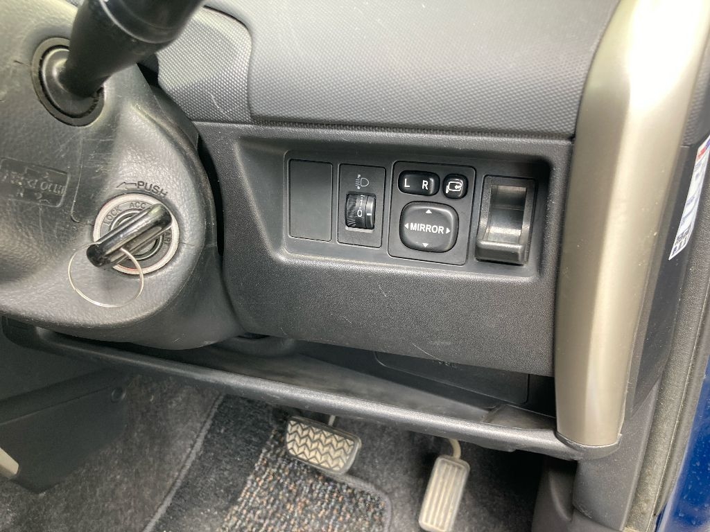 TOYOTA IST