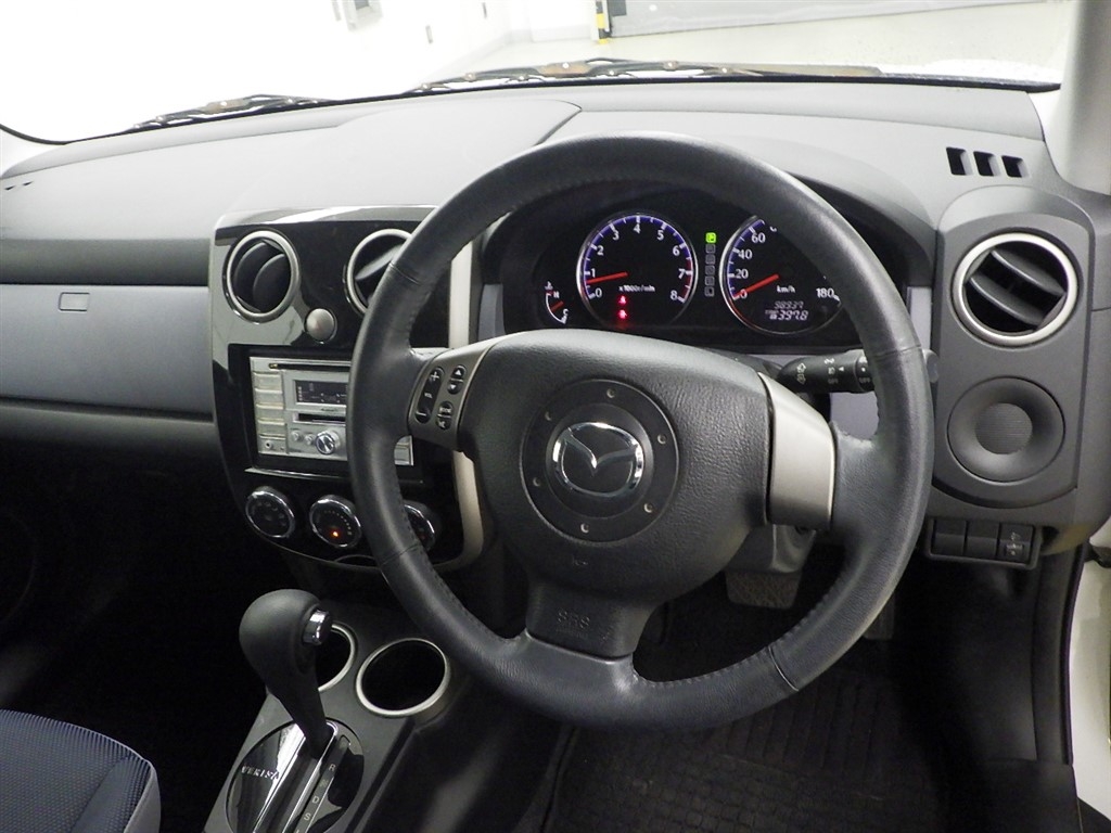 MAZDA VERISA