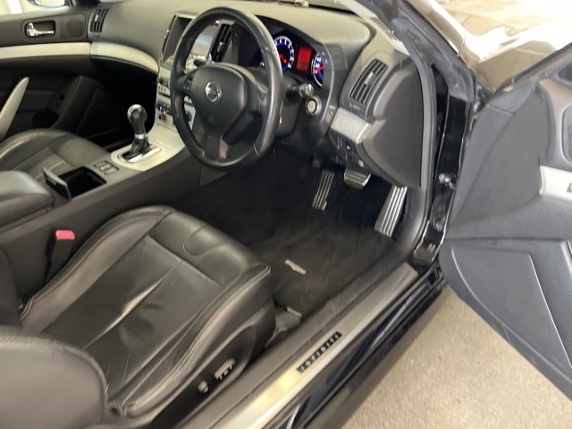 NISSAN SKYLINE