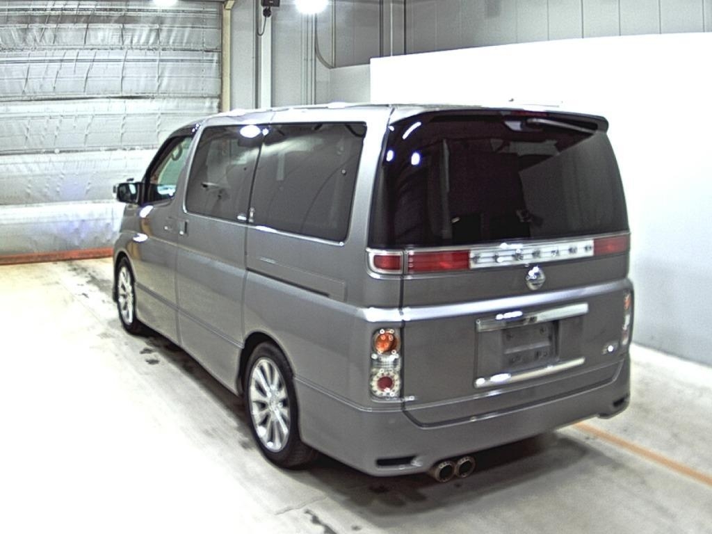 NISSAN ELGRAND