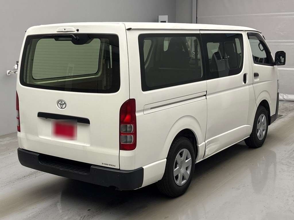 TOYOTA REGIUS ACE