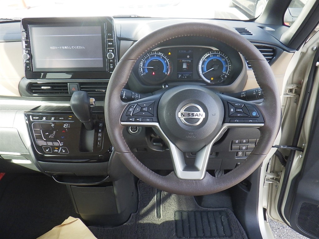 NISSAN ROOX