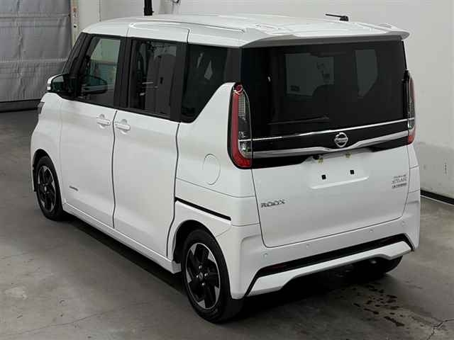 NISSAN ROOX
