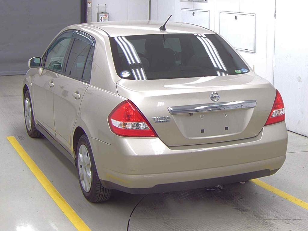 NISSAN TIIDA LATIO