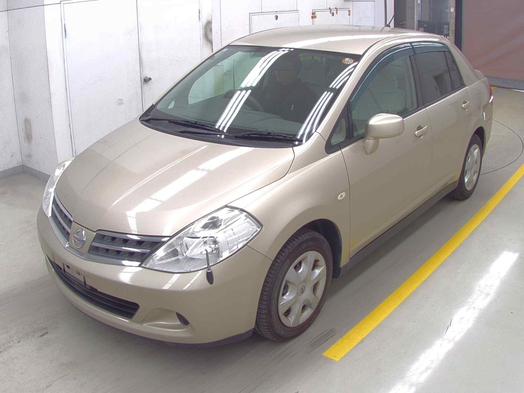 NISSAN TIIDA LATIO
