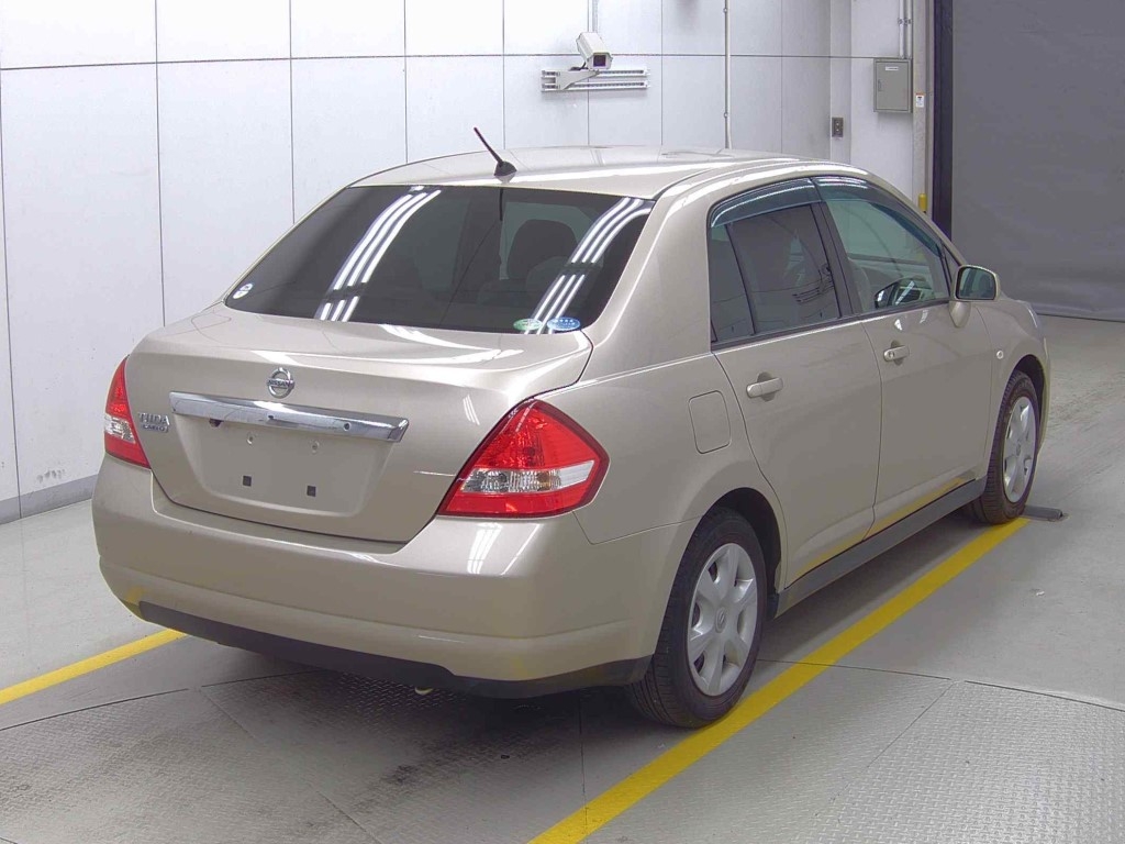 NISSAN TIIDA LATIO