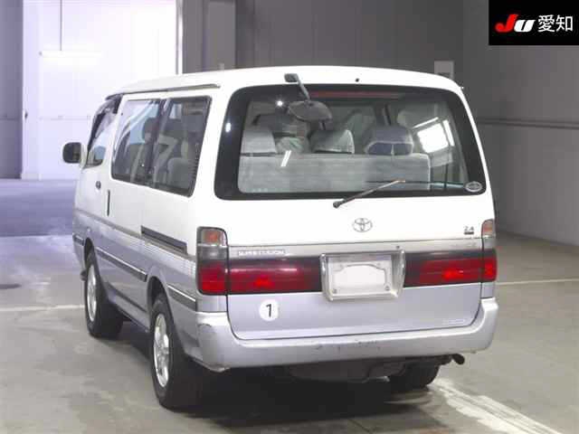 TOYOTA HIACE