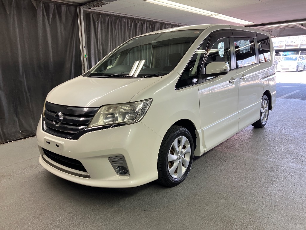 NISSAN SERENA