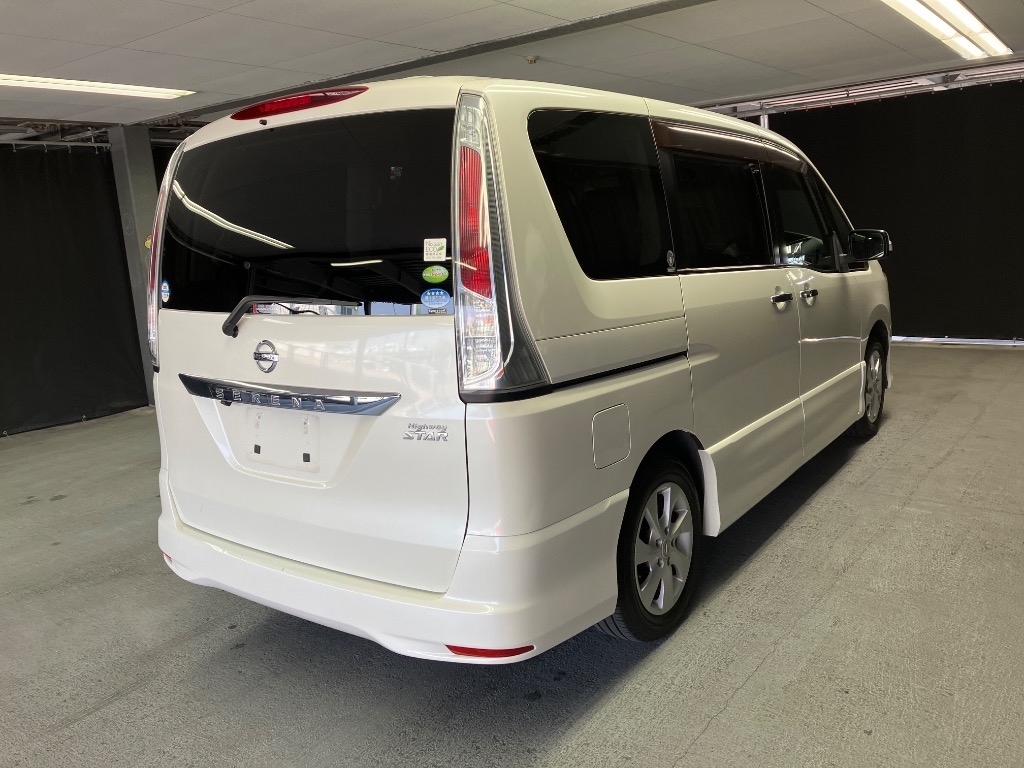 NISSAN SERENA