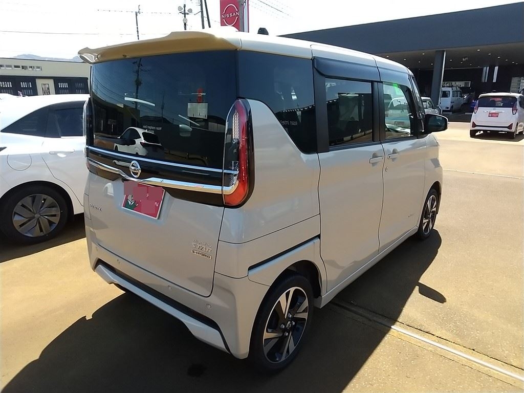 NISSAN ROOX