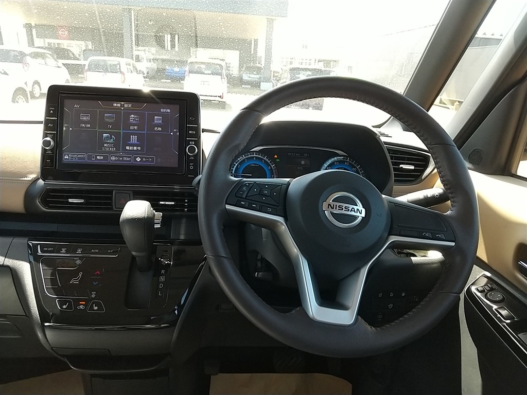 NISSAN ROOX