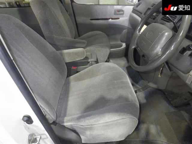 TOYOTA HIACE REGIUS