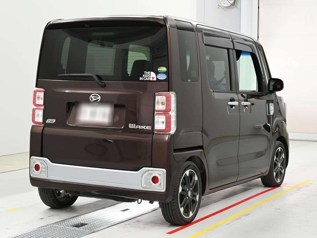 DAIHATSU WAKE
