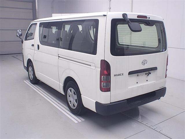 TOYOTA REGIUS ACE