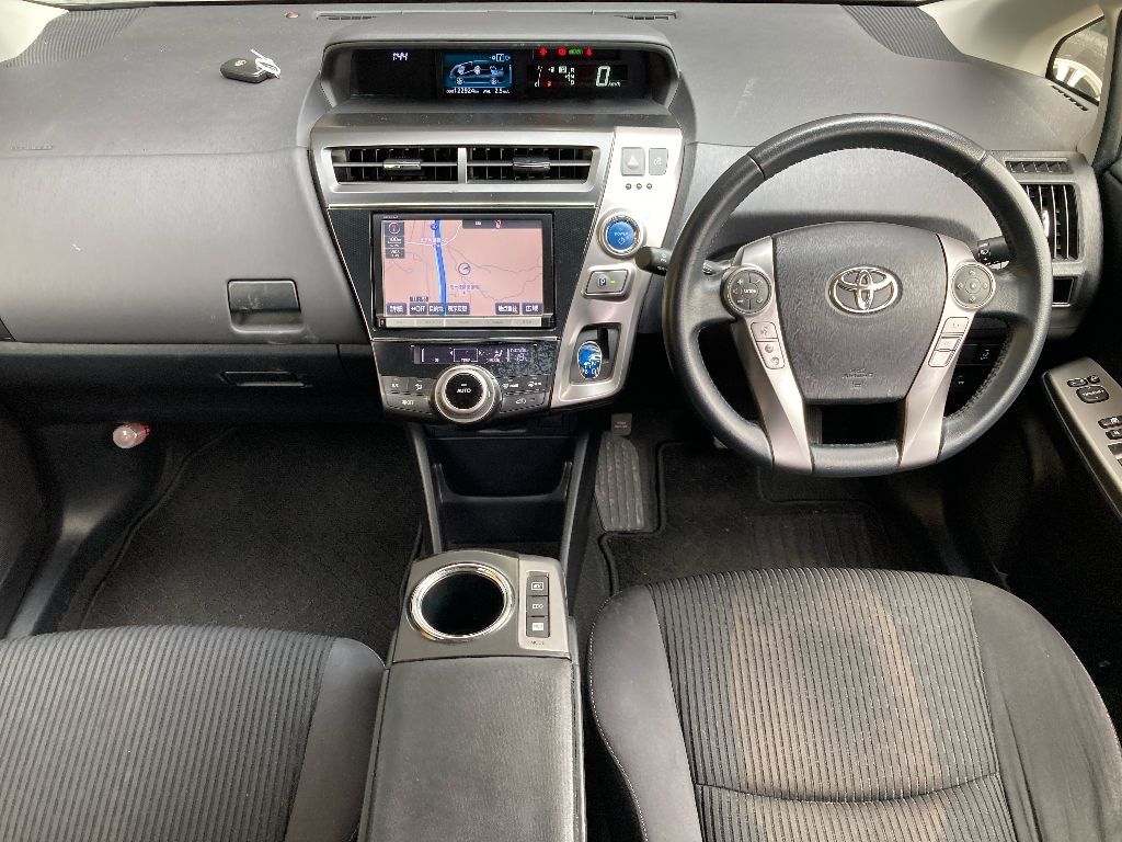 TOYOTA PRIUS ALPHA