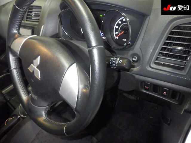 MITSUBISHI RVR