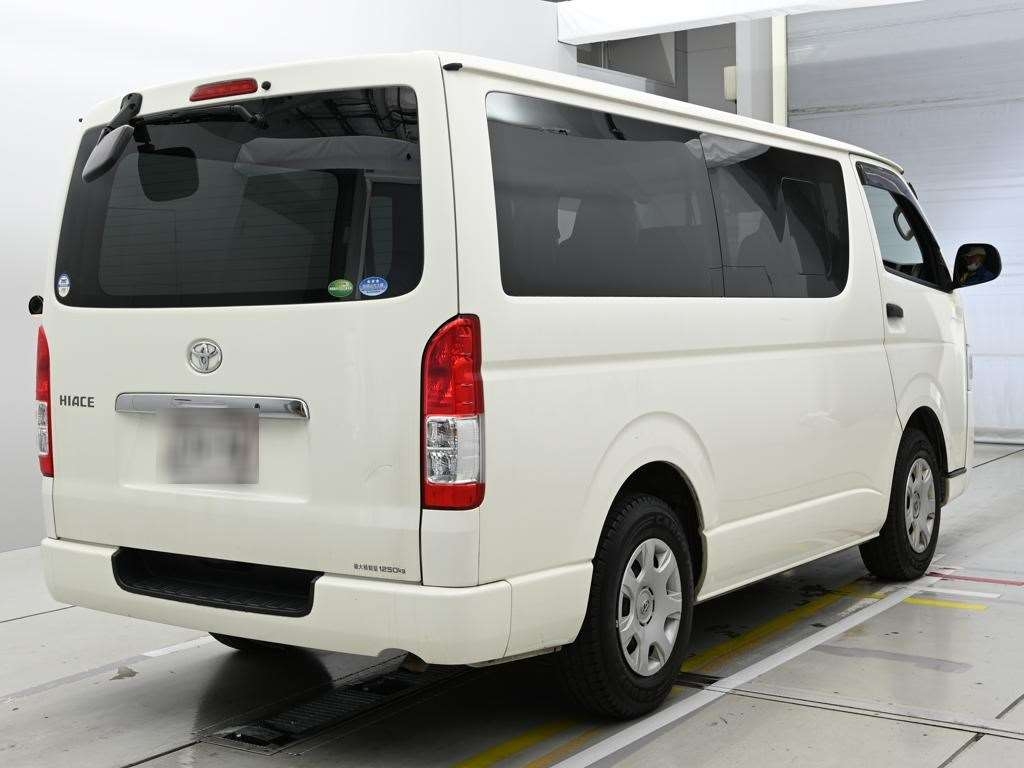 TOYOTA REGIUS ACE