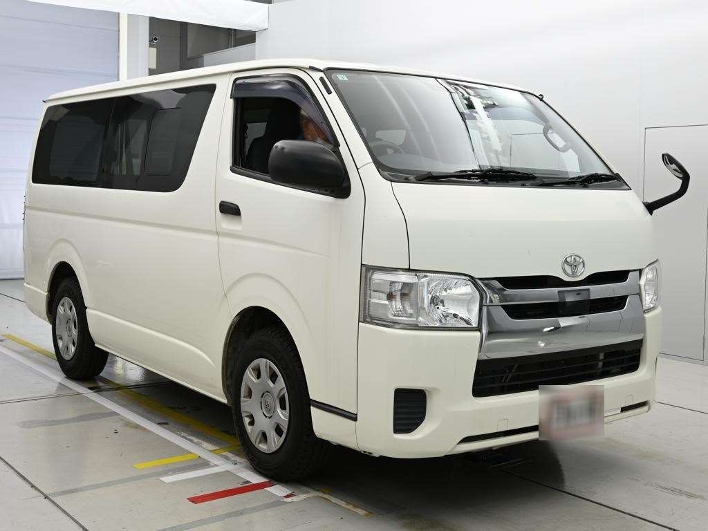 TOYOTA REGIUS ACE