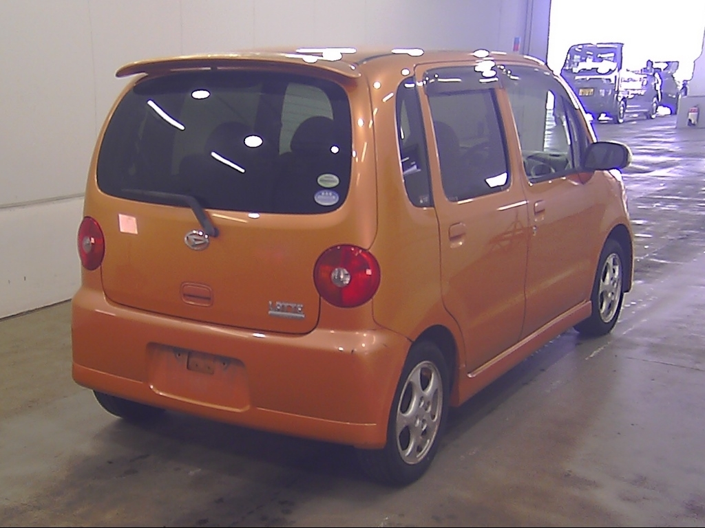 DAIHATSU MOVE LATTE