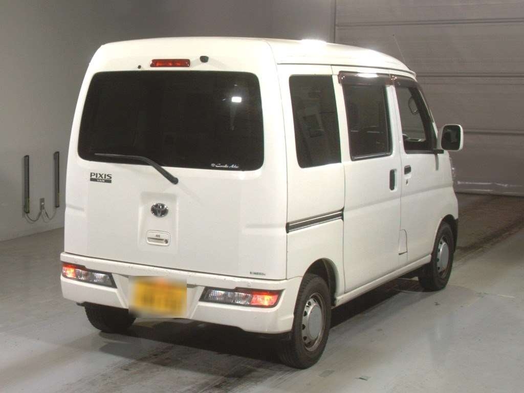 TOYOTA PIXIS VAN