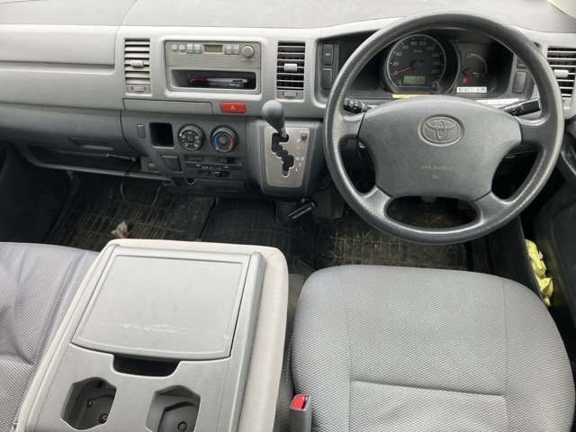 TOYOTA REGIUS ACE