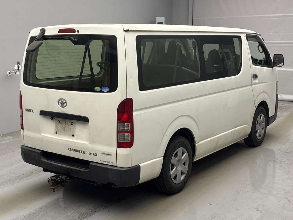 TOYOTA REGIUS ACE