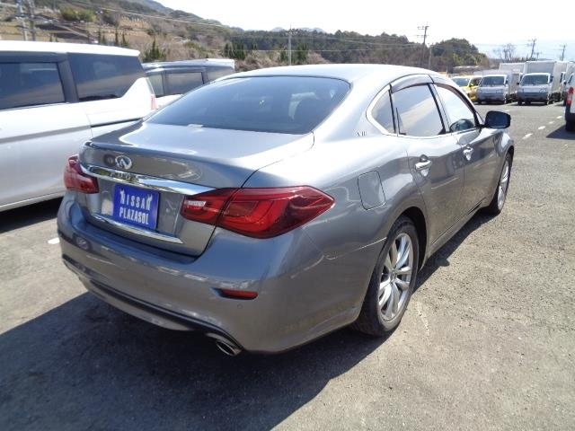 NISSAN FUGA