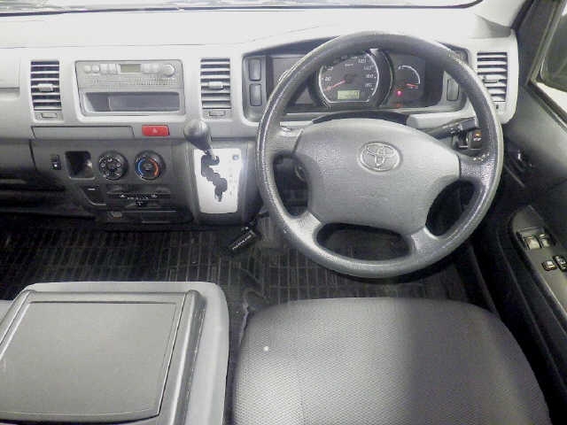 TOYOTA REGIUS ACE