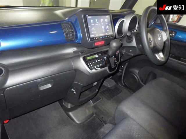 HONDA N-BOX+