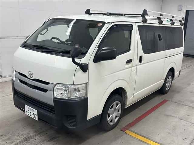 TOYOTA REGIUS ACE