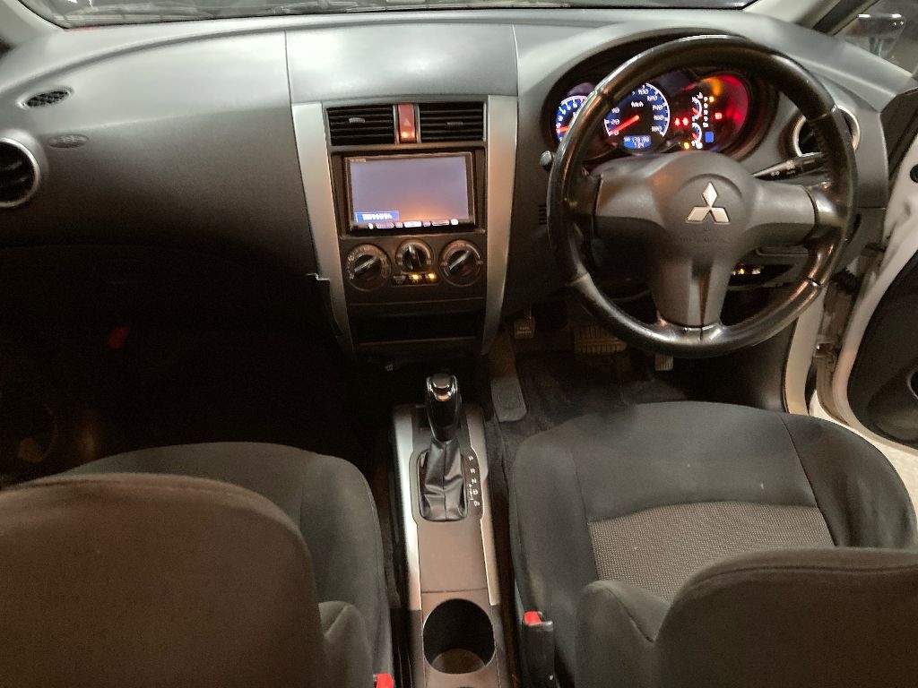 MITSUBISHI COLT PLUS