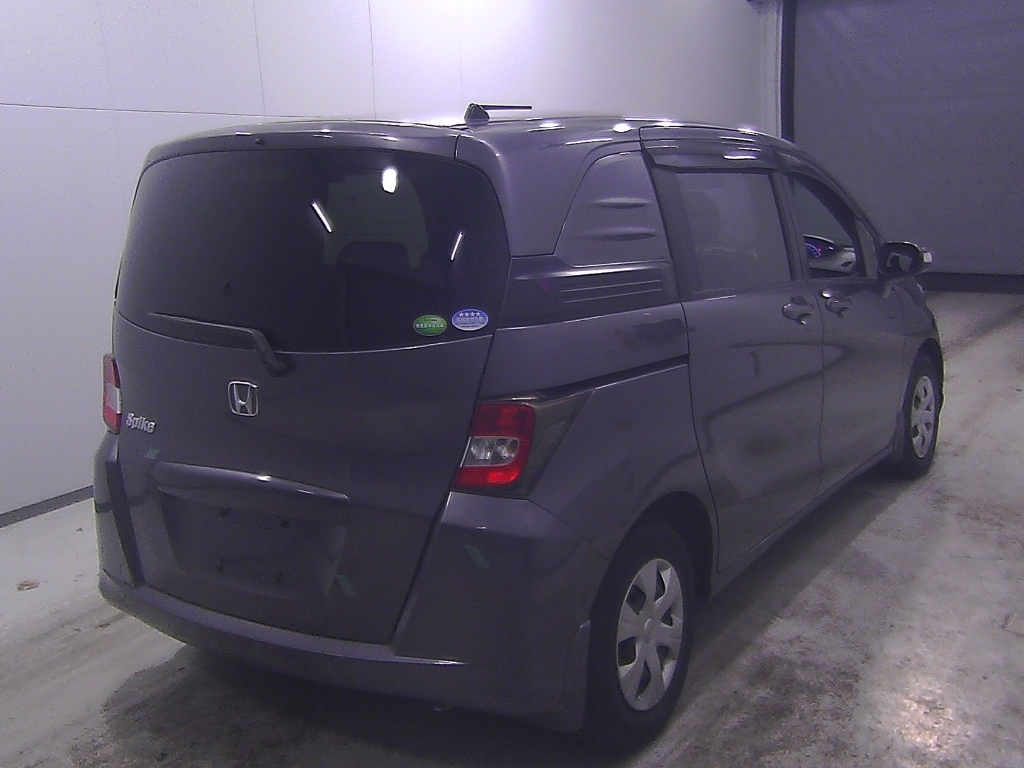 HONDA FREED SPIKE