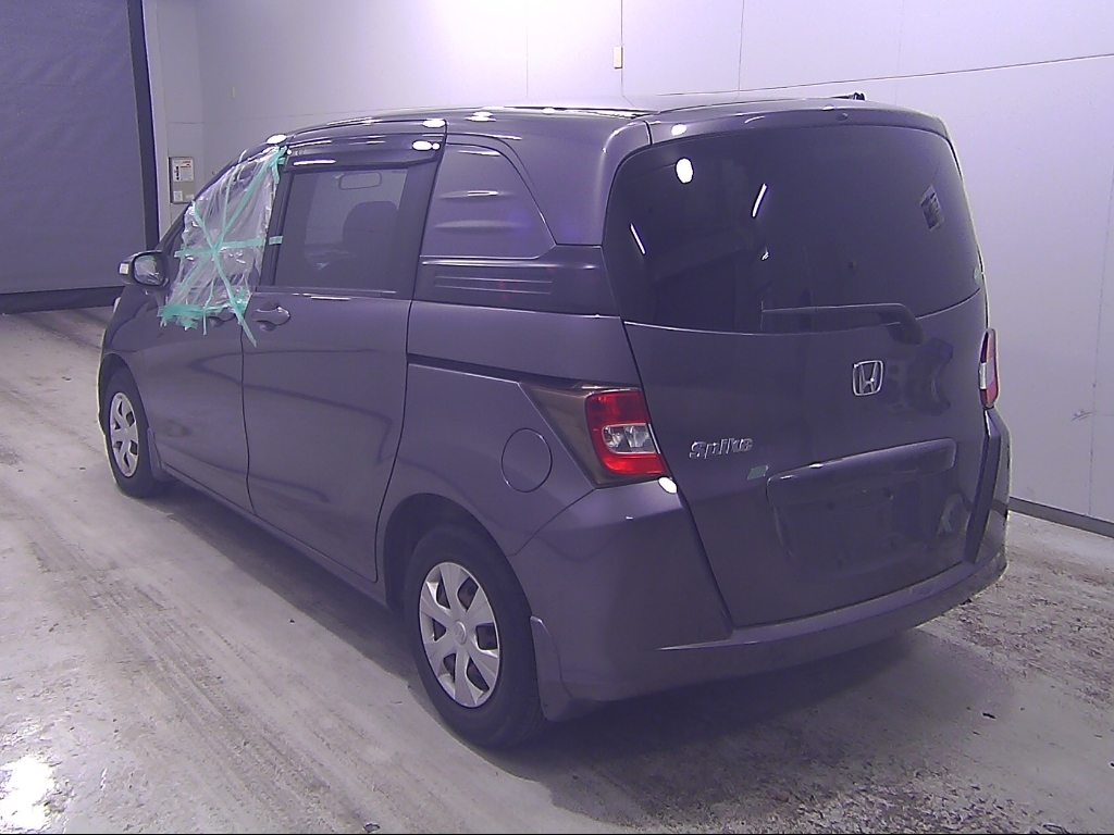 HONDA FREED SPIKE