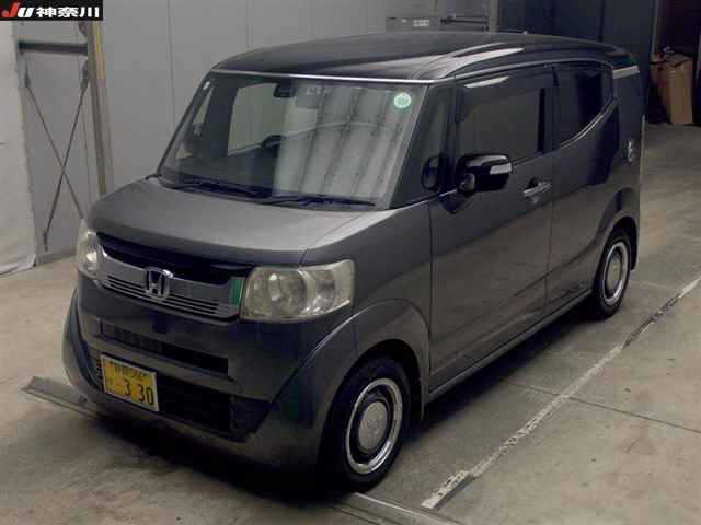 HONDA N-BOX SLASH