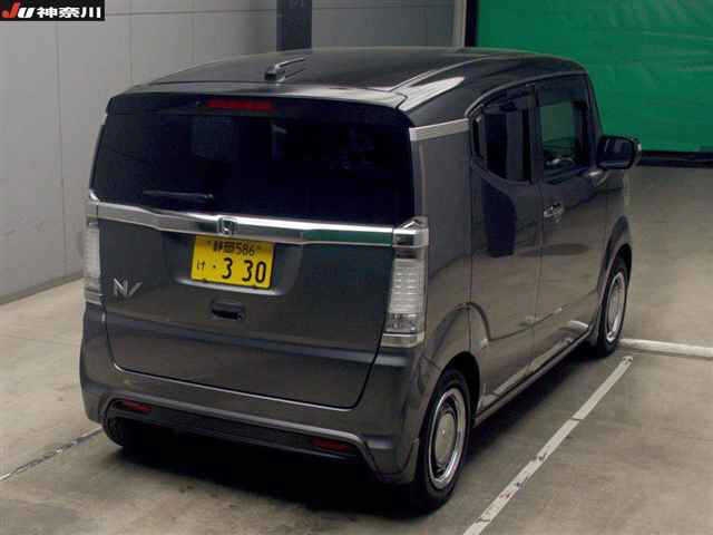 HONDA N-BOX SLASH