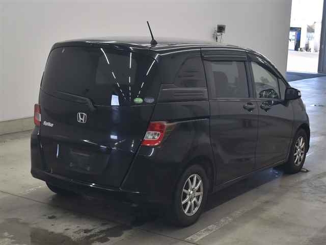 HONDA FREED SPIKE