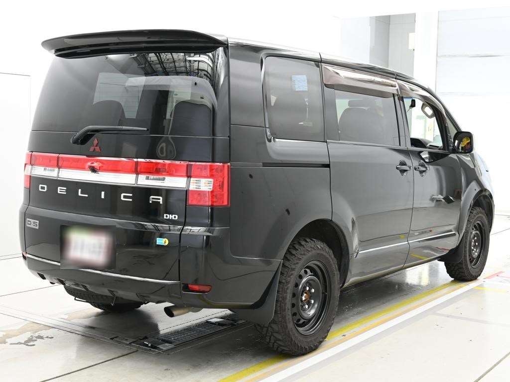 MITSUBISHI DELICA D:5