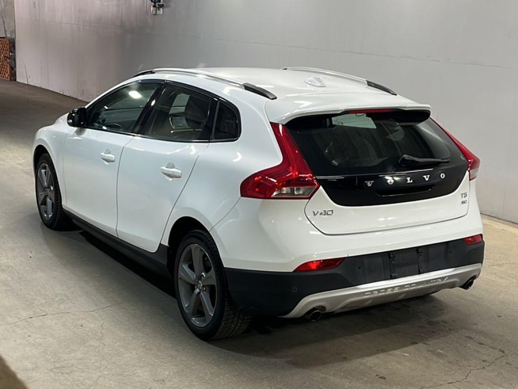 VOLVO V40