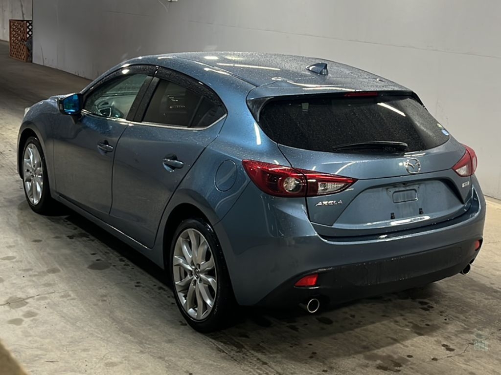 MAZDA AXELA