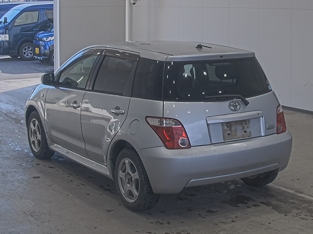 TOYOTA IST