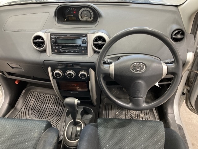 TOYOTA IST