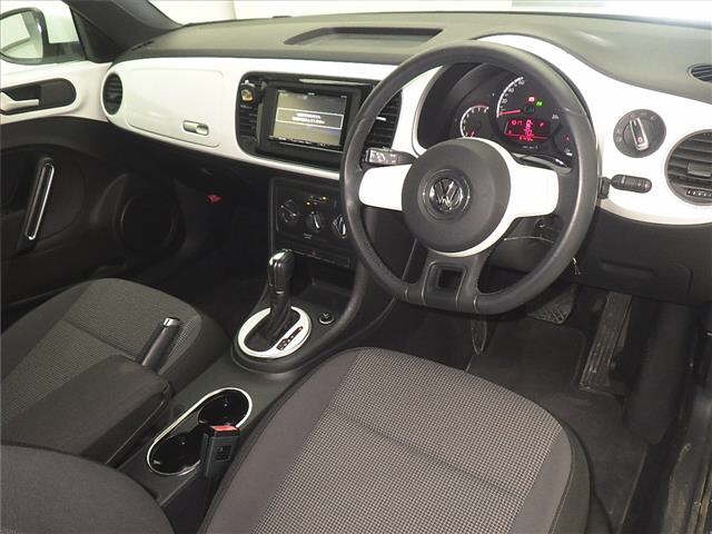 VOLKSWAGEN BEETLE